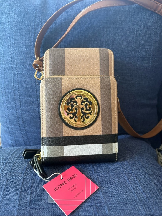 Iconic Bags Handbags - NWT Iconic Bags Plaid Crossbody Wallet Smartphone Purse